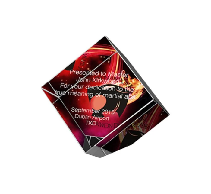 Gravírovaná skleněná trofej LuxorJet s barevným potiskem + inkoustová výplň Gravírovaná skleněná trofej LuxorJet s barevným potiskem + inkoustová výplň