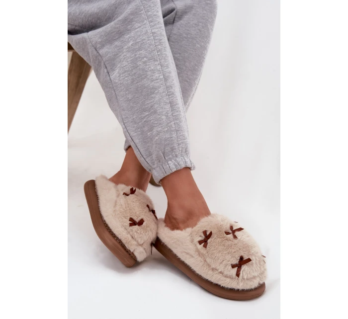 Dámské domácí pantofle s kožíškem a mašličkami – béžové Saviera Dámské domácí pantofle s kožíškem a mašličkami – béžové Saviera
