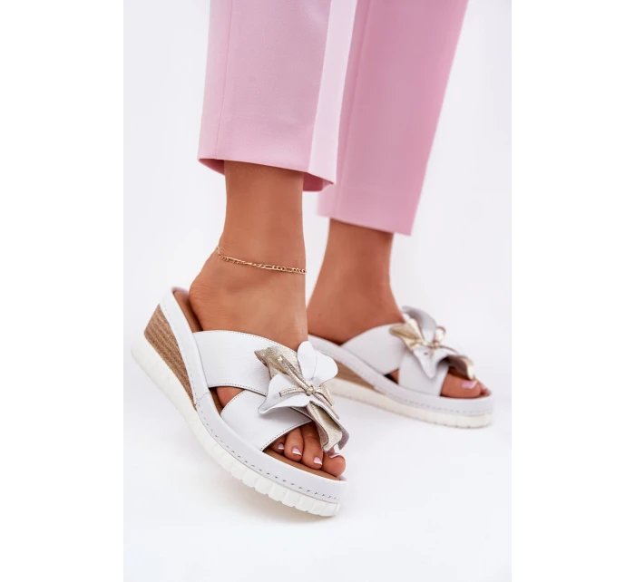 Kožené Dámské Klapky Na Klínu S Ozdobným Květem Artiker 52C0537 Bílé