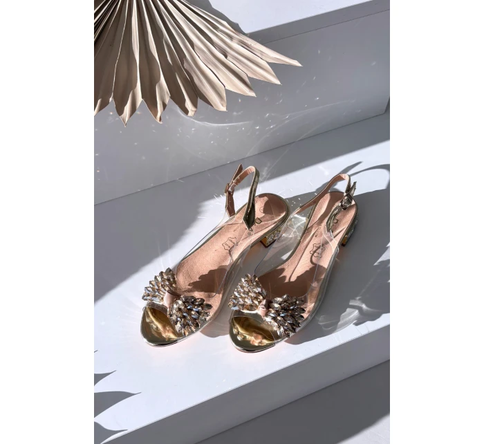 Průhledné sandály s mašlí D&A model 21908387 zlaté - S.Barski Průhledné sandály s mašlí D&A model 21908387 zlaté - S.Barski
