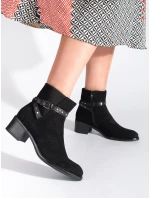 Exkluzívní černé dámské kotníčkové boty na plochém podpatku Exkluzívní černé dámské kotníčkové boty na plochém podpatku