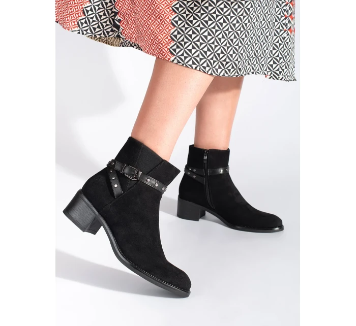 Exkluzívní černé dámské kotníčkové boty na plochém podpatku Exkluzívní černé dámské kotníčkové boty na plochém podpatku