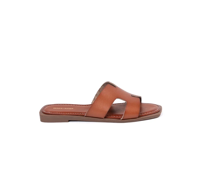 Originální dámské nazouváky hnědé na plochém podpatku Originální dámské nazouváky hnědé na plochém podpatku