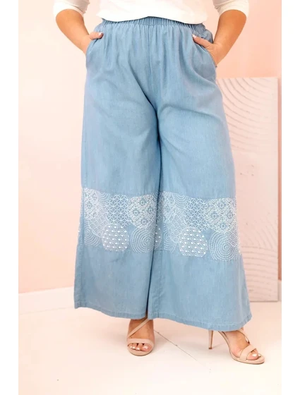 Dámské kalhoty Plus Size se širokými nohavicemi a model 21156795 výšivkou světle džínové - K-Fashion