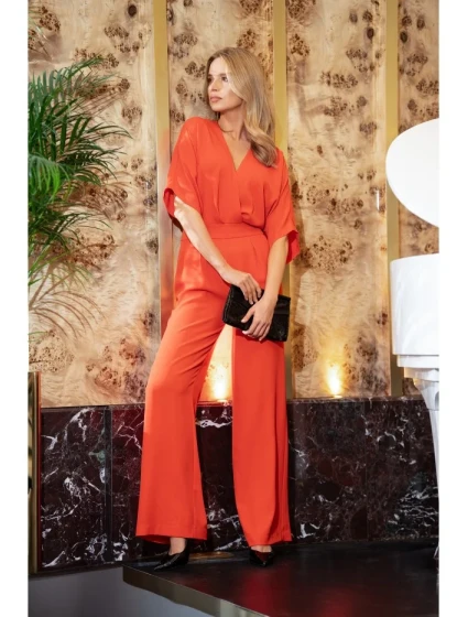 Kombinéza se širokými nohavicemi a výstřihem korálová model 20966139 - STYLOVE Kombinéza se širokými nohavicemi a výstřihem korálová model 20966139 - STYLOVE