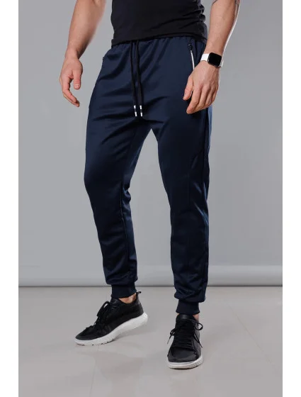 Tmavě modré pánské teplákové kalhoty se stahovacími lemy (8K167) Tmavě modré pánské teplákové kalhoty se stahovacími lemy (8K167)