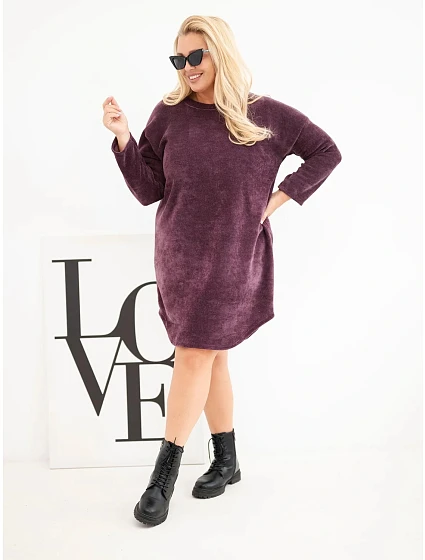 Dámské šaty Plus Size manšestrové s volným střihem fialová tmavá Dámské šaty Plus Size manšestrové s volným střihem fialová tmavá