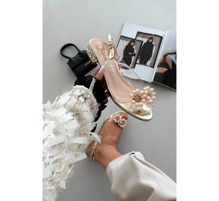 Průhledné sandály na nízkém podpatku s ozdobnými detaily D&A MR52-229 Zlaté