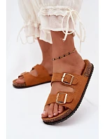 Dámské pantofle s přezkami Camel model 22275142 - Boto Dámské pantofle s přezkami Camel model 22275142 - Boto