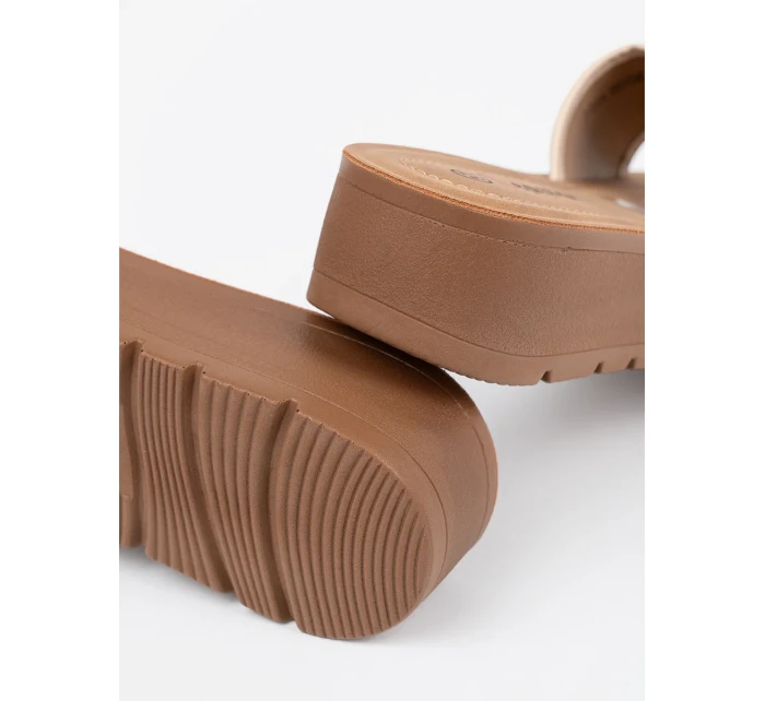 Pohodlné  nazouváky dámské Jasnobeżowy platforma