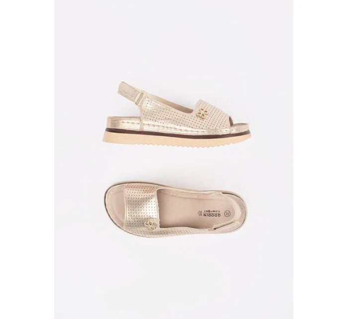 Trendy dámské zlaté  sandály na plochém podpatku