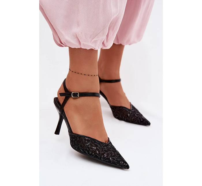 Dámské síťované sandály na podpatku s lesklým zdobením Černé Laria Dámské síťované sandály na podpatku s lesklým zdobením Černé Laria