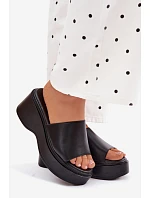 Dámské nazouváky na platformě Černé Virelia Dámské nazouváky na platformě Černé Virelia