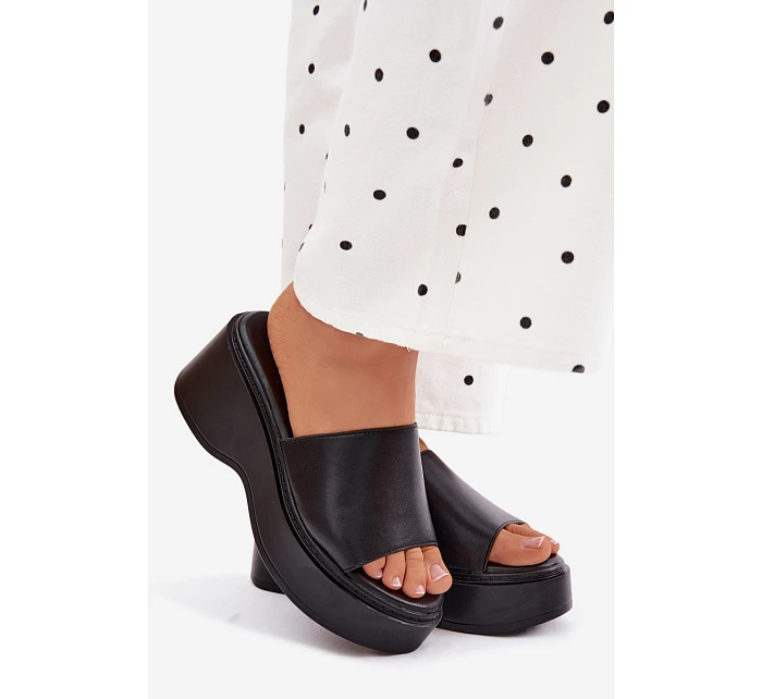 Dámské nazouváky na platformě Černé model 22107226 - Boto