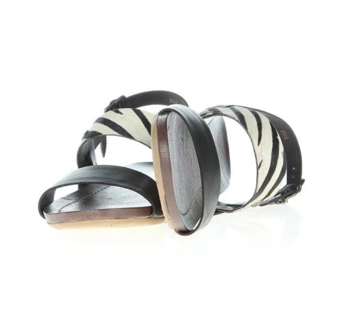 Lola model 21323412 - Wrangler