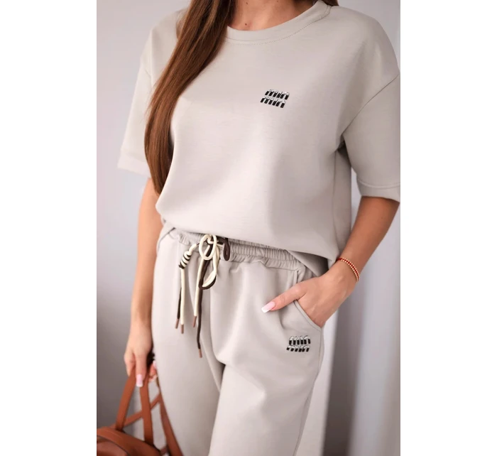 Dámský komplet viskózový máslový s krátkým rukávem a kalhotami s ohrnutým lemem tmavě béžový