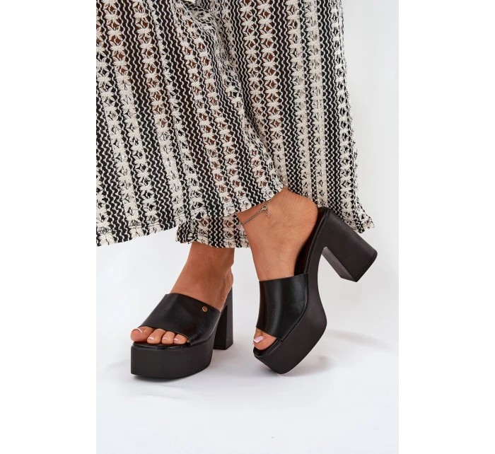 Dámské Pantofle Z Eko Kůže Na Podpatku A Platformě Černé Tamirella Dámské Pantofle Z Eko Kůže Na Podpatku A Platformě Černé Tamirella