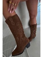 Semišové Dámské Boty Na Podpatku Hnědé model 21705050 - Zazoo Semišové Dámské Boty Na Podpatku Hnědé model 21705050 - Zazoo