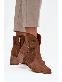 Dámské kotníky s perforovaným designem z přírodní semiše na podpatku Zazoo 3690 hnědé