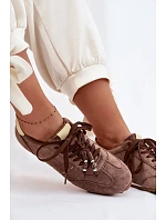 Dámské nízké tenisky s korálky Hnědé model 22095349 - Boto Dámské nízké tenisky s korálky Hnědé model 22095349 - Boto