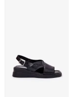 Dámské lakované sandály na klínku z eko kůže - černé Quilara Dámské lakované sandály na klínku z eko kůže - černé Quilara