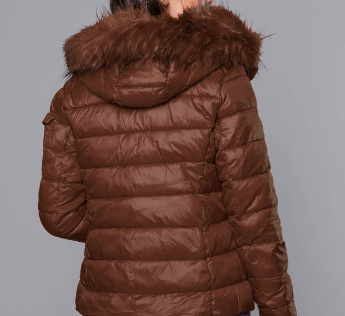 Krátká hnědá dámská zimní bunda (YP-20129-106)