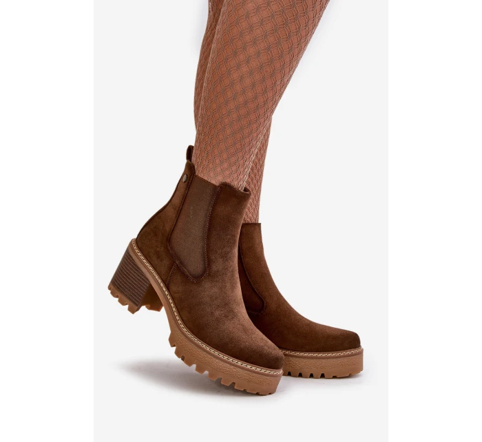 Dámské Zateplené Botky Na Podpatku Eko Semišové Hnědé model 21669094 - Boto Dámské Zateplené Botky Na Podpatku Eko Semišové Hnědé model 21669094 - Boto