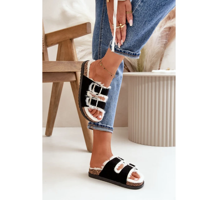 Dámské Pantofle S Přezkami A Kožíškem Černé model 21670217 - Boto Dámské Pantofle S Přezkami A Kožíškem Černé model 21670217 - Boto