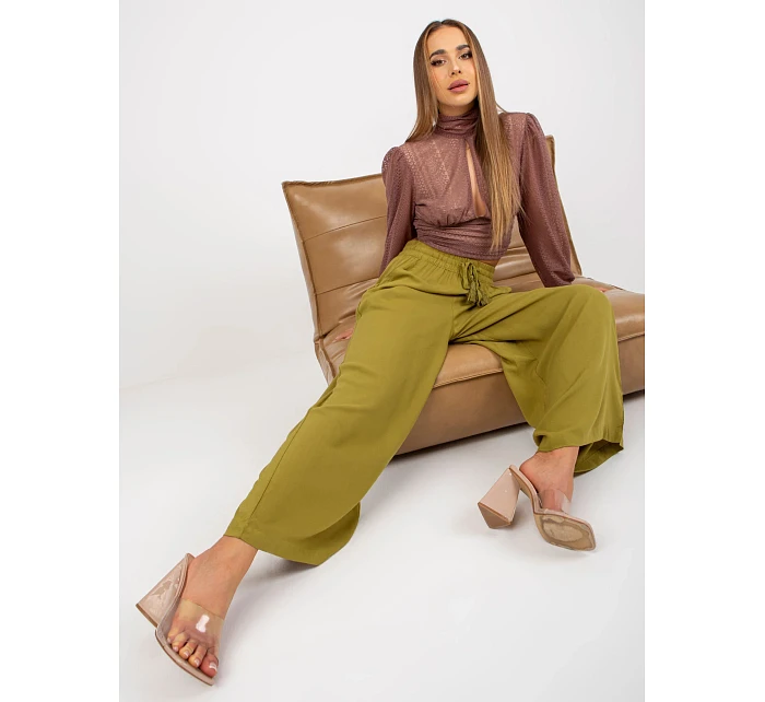 Kalhoty model 22066999 olivově zelená - FPrice