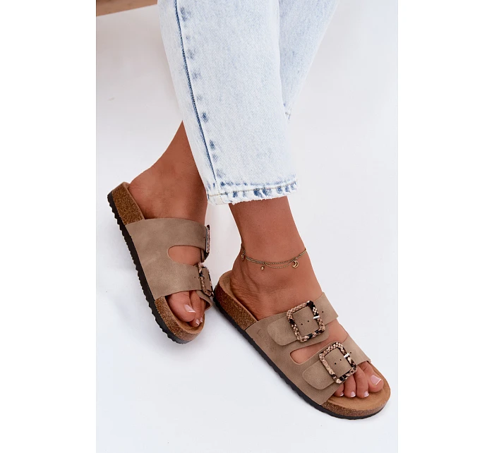 Dámské pantofle Khaki s přezkami model 22123023 - Lee Cooper