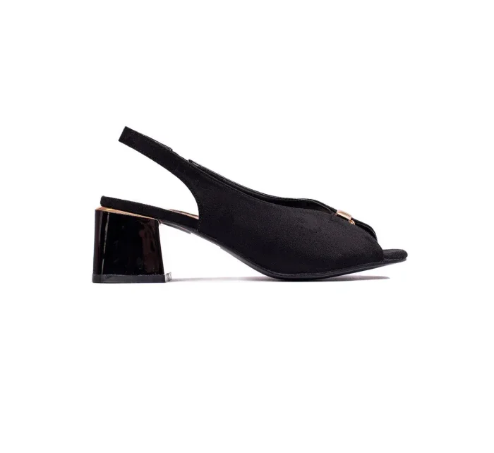 Výborné dámské černé  sandály na širokém podpatku