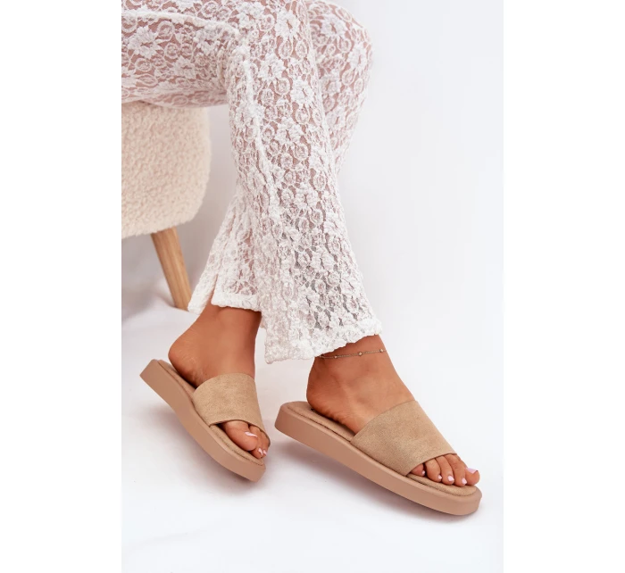 Dámské Pantofle Na Platformě Z Eko Semiše Tmavě Béžové model 21703777 - Boto Dámské Pantofle Na Platformě Z Eko Semiše Tmavě Béžové model 21703777 - Boto