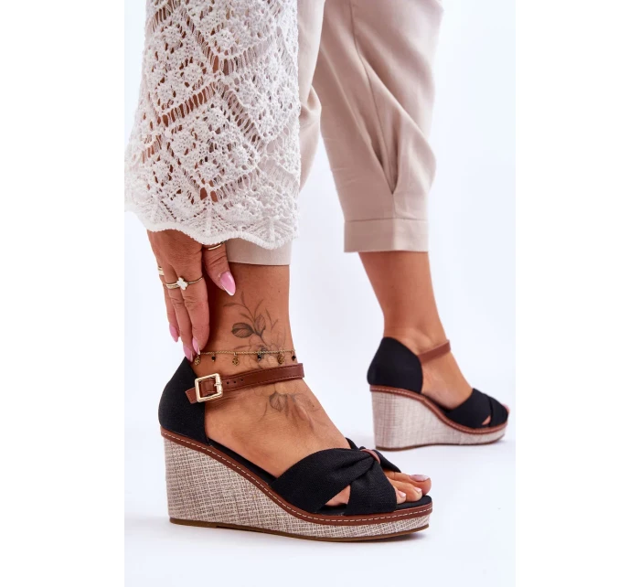 Dámské sandály na klínu Černá Daphne Dámské sandály na klínu Černá Daphne