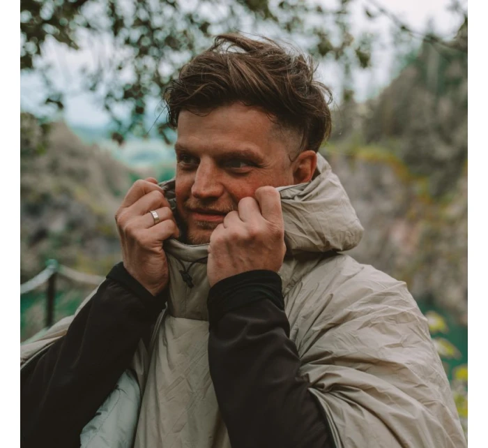 pončo model 20747906 - Offlander