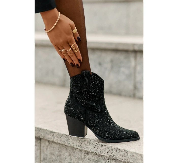 Ozdobené Kožené Botky Na Podpatku S Špičatými Nosky Černé S.Barski HY42-121