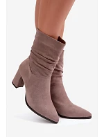 Dámské zateplené kozačky na podpatku s horní částí Taupe model 22368643 - EVENTO Dámské zateplené kozačky na podpatku s horní částí Taupe model 22368643 - EVENTO