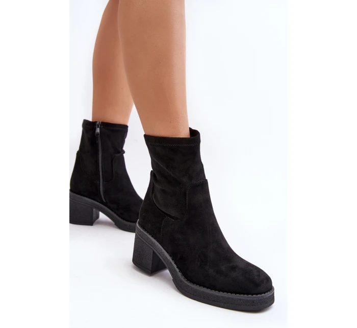 Dámské botky na podpatku Camel model 21642304 - Boto Dámské botky na podpatku Camel model 21642304 - Boto