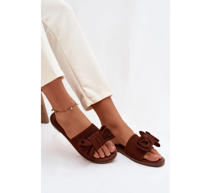 Dámské ploché sandály s mašlí Hnědé model 21937432 - Boto