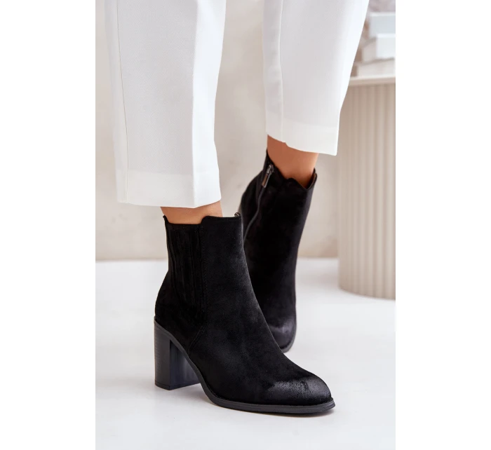 Zateplené dámské boty na podpatku eko semiš černé model 21674304 - Boto Zateplené dámské boty na podpatku eko semiš černé model 21674304 - Boto