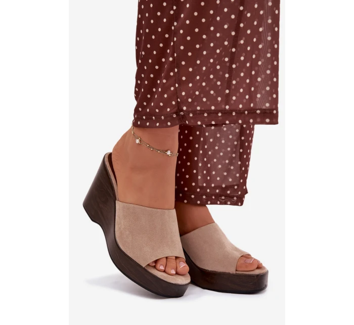 Dámské pantofle na platformě model 21919258 - Boto