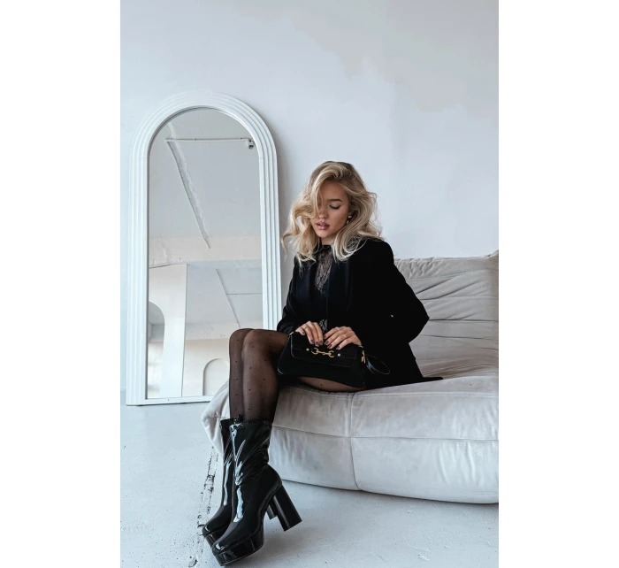 Lakované dámské kotníkové boty na platformě a klínovém podpatku černé Calvessa Lakované dámské kotníkové boty na platformě a klínovém podpatku černé Calvessa