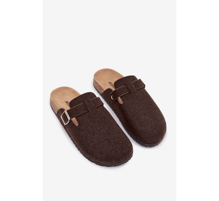 Pánské pantofle s přezkou čokoládové model 21794104 - Boto