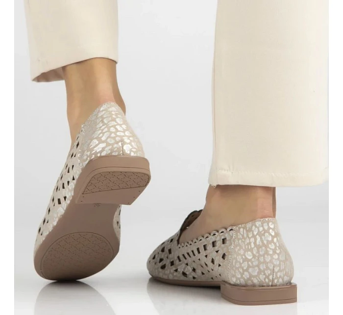 Dámské kožené ažurové polobotky béžové barvy Filippo model 22079006 Dámské kožené ažurové polobotky béžové barvy Filippo model 22079006