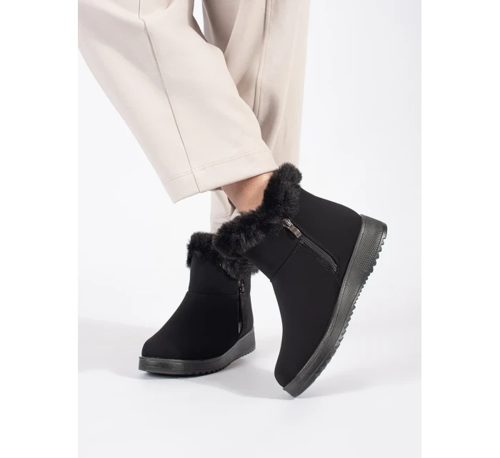 Zajímavé dámské kotníčkové boty černé bez podpatku Zajímavé dámské kotníčkové boty černé bez podpatku