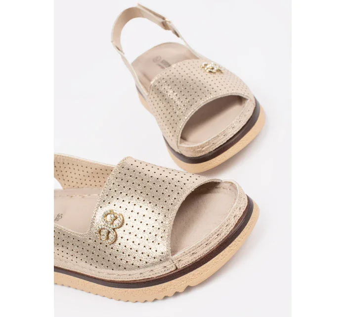 Trendy dámské zlaté  sandály na plochém podpatku