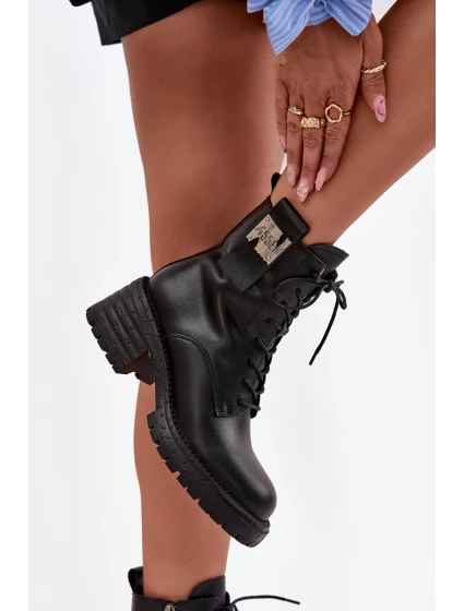 Dámské kožené workery na podpatku s ozdobným detailem Artiker – černé Dámské kožené workery na podpatku s ozdobným detailem Artiker – černé