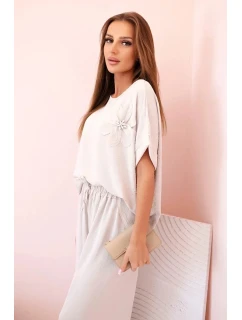 Dámský komplet z viskózy s ozdobným květem a širokými kalhotami tmavě béžová