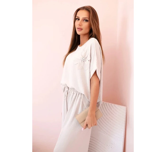 Dámský komplet z viskózy s ozdobným květem a širokými kalhotami tmavě béžová