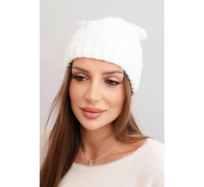 Dámská zimní čepice z vlny s ozdobným ražením K474 bílá