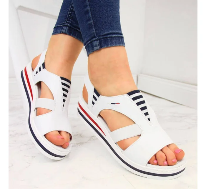 Sandály na platformě Rieker W V02Y5 white Sandály na platformě Rieker W V02Y5 white